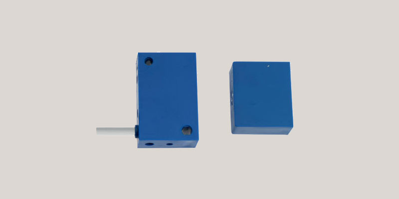 Sensori induttivi parallelepipedi